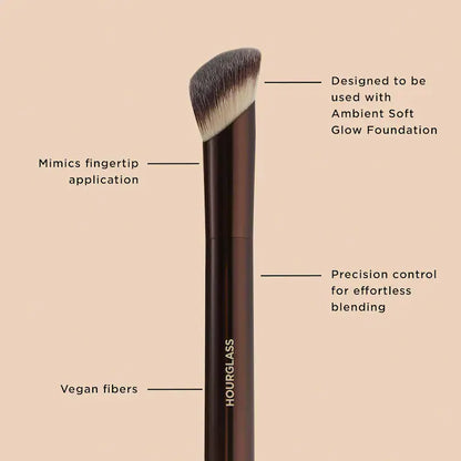 Brocha Base de Maquillaje - Hourglass
